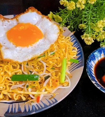 TRỨNG XÀO MÌ