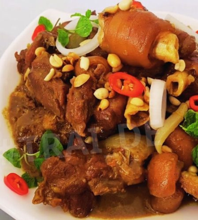 CHÂN DÊ CHIÊN NƯỚC MẮM